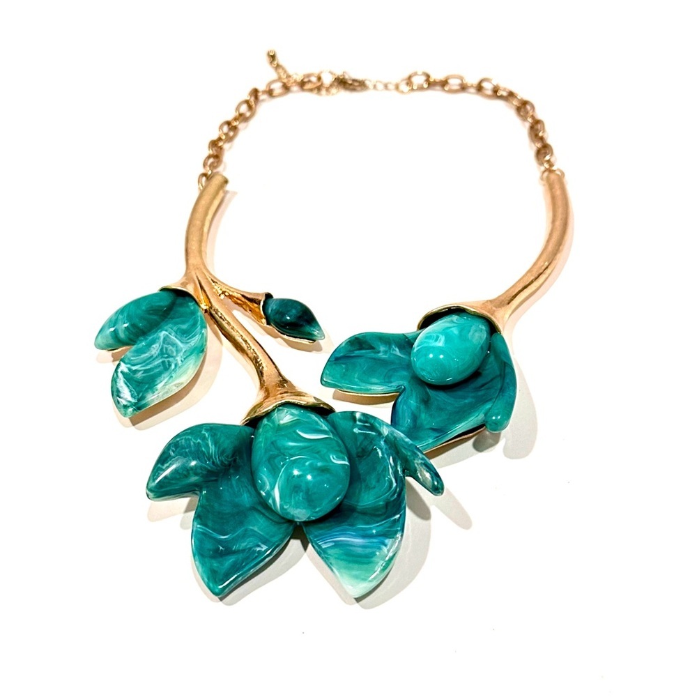 ARTISAN LUXE | Faux Jade & Brushed Gold Magnolia Flower Collar Necklace | NEW - Picture 8 of 9